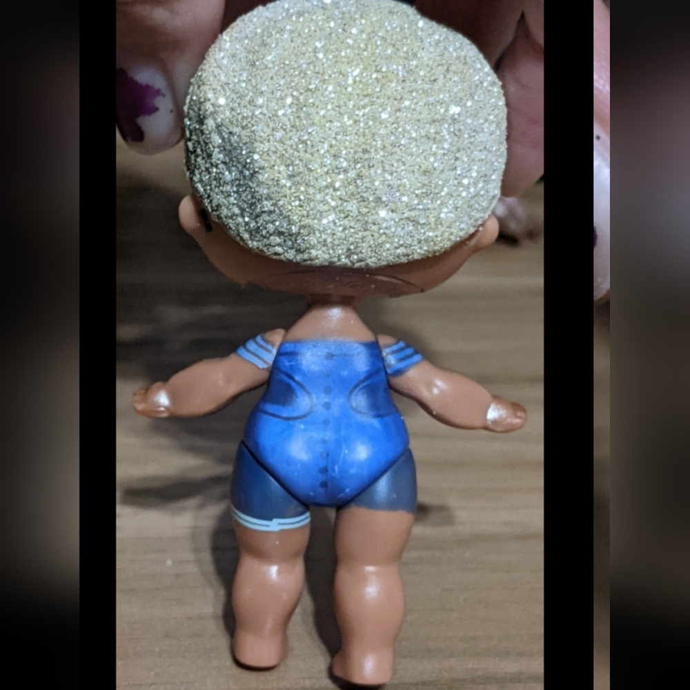 L.O.L. Bigger Surprise OMG! Secret Agent Glitter Bundle - Picture 6 of 12